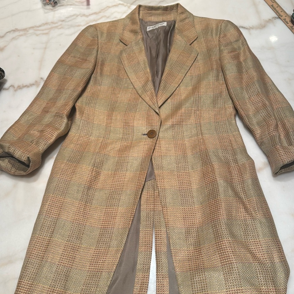 Giorgio Armani size 6 linen and silk blazer
